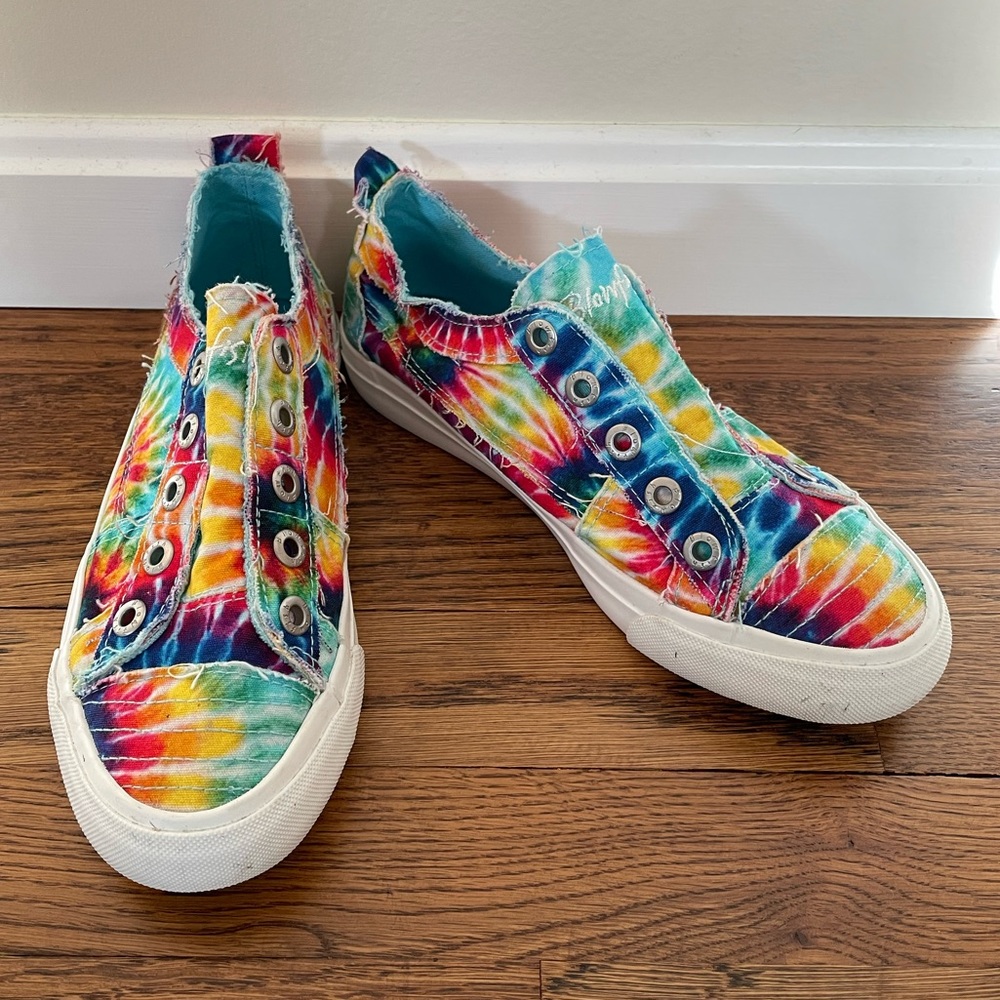 Blowfish Tie Dye Slip On Sneakers, size 7.5